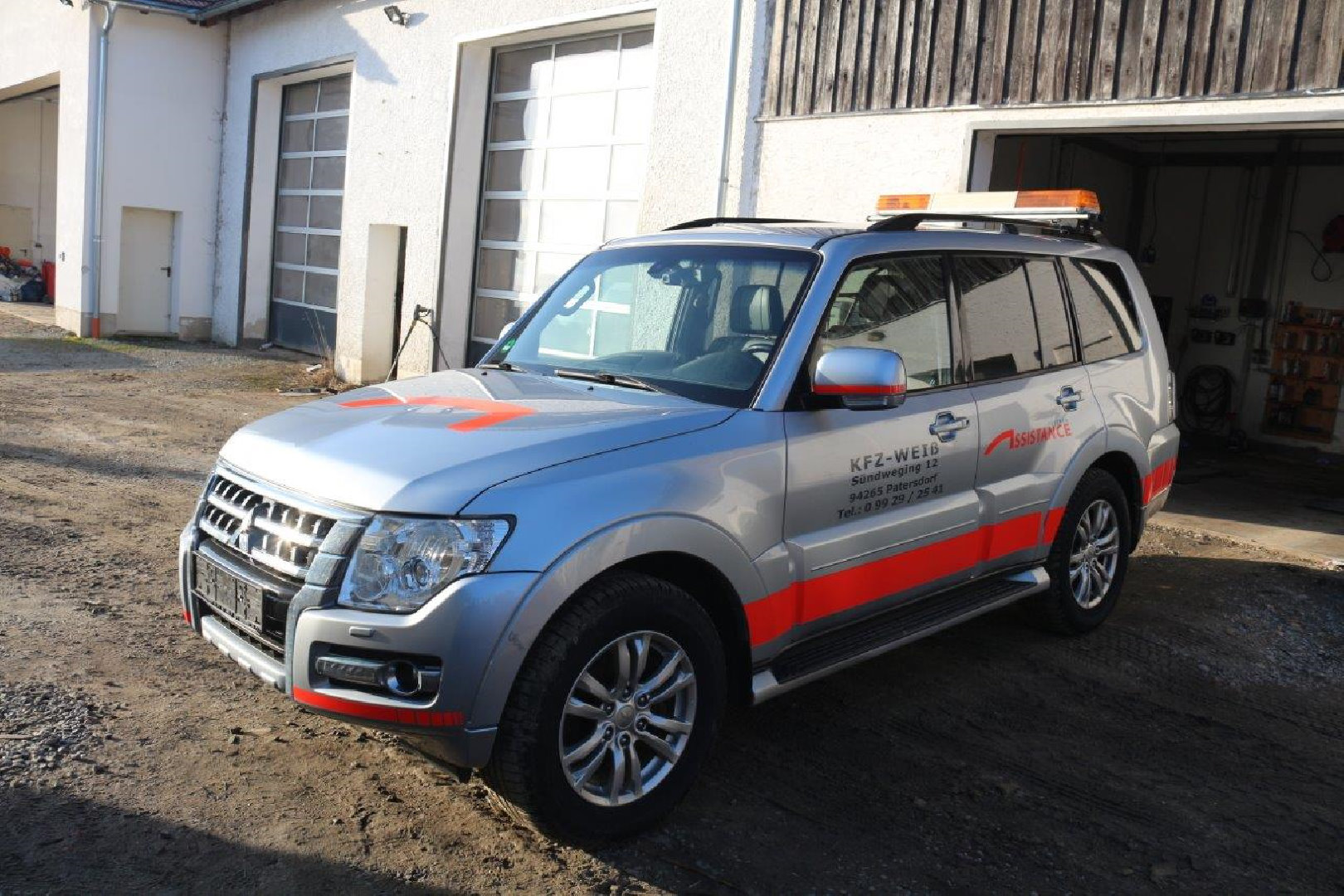 06.03.2023 - Gebrauchtfahrzeug Mitsubishi -Weiß-